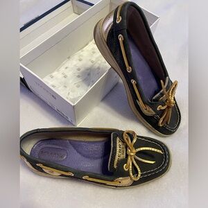Womens slip on shoes